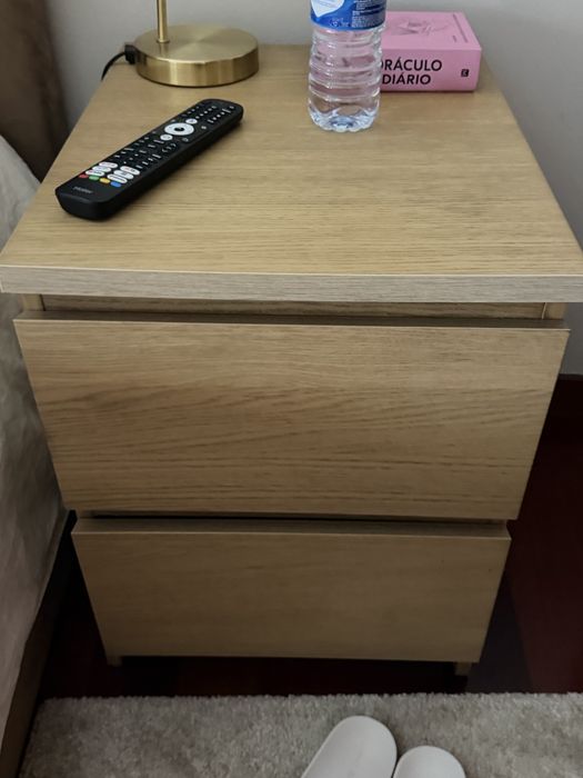 Mesas de cabeceira Ikea Malm