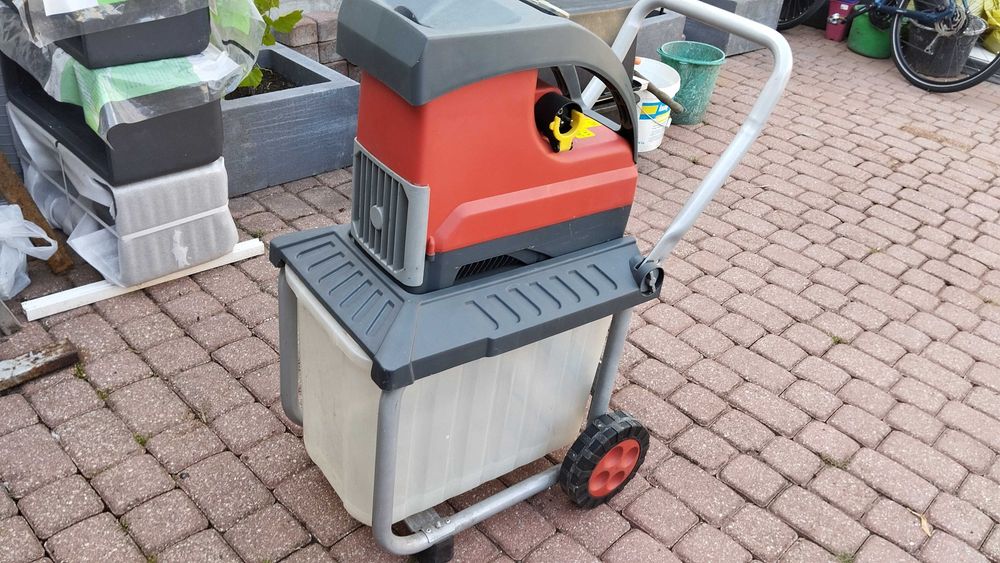 Rozdrabniacz - rębak, ogrodowy, elektryczy, Duża moc 2500W.