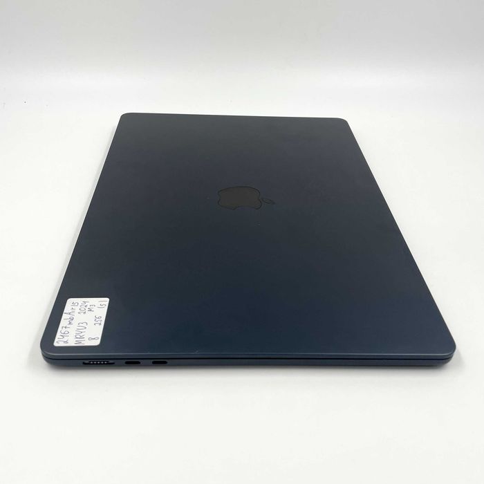 940$ MacBook Air 15" 2024 MRYU3 M3 / 8 GB / 256gb SSD