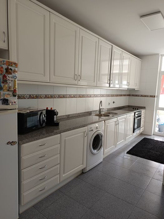 Alugo quarto  S Mamede Infesta