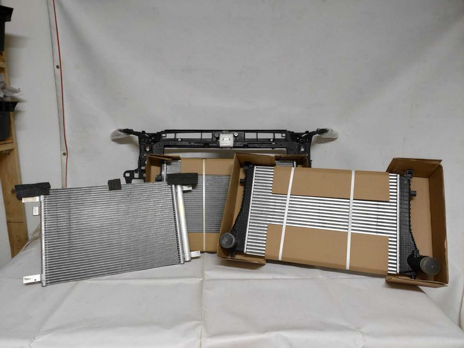 Audi Q3 F3/83A 18- Крило переднє праве ліве Ауді Ку3 Ф3/83А 18-.