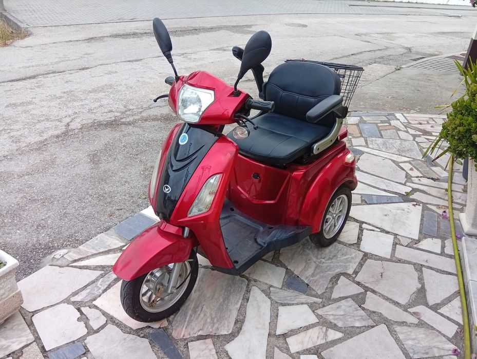 Triciclo elétrico