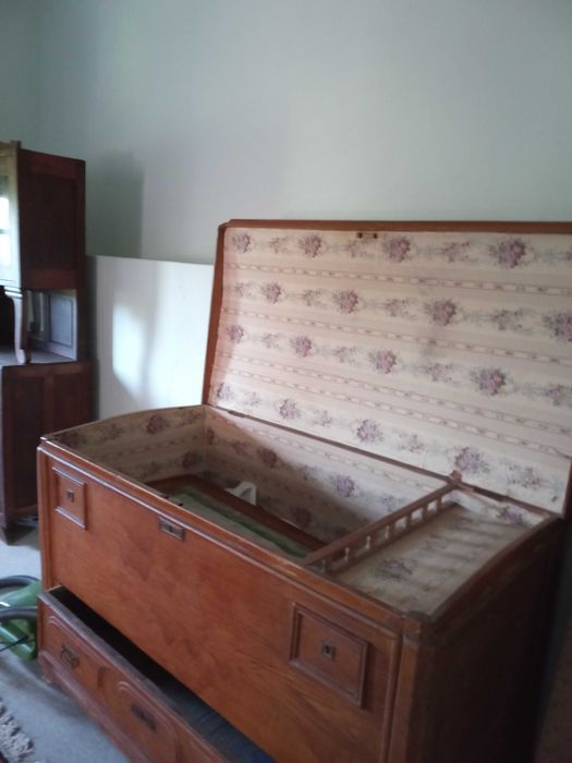 Vendo móveis e outros objetos de casa