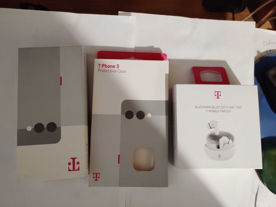 Nowy smartfonTphone3 5G