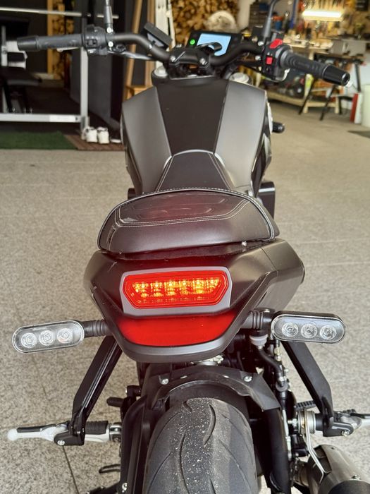 Moto Benelli Leoncino 250