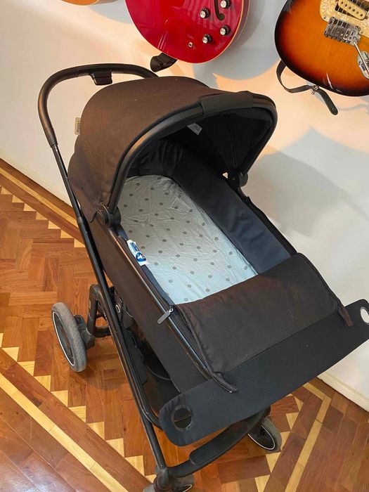 Carrinho Maxi-Cosi Plaza Plus completo e pronto a usar.