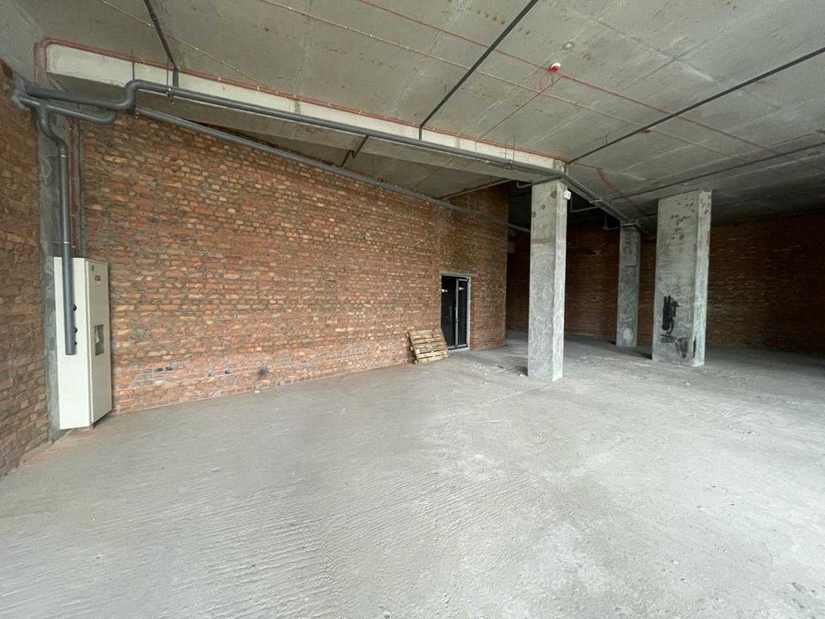 Оренда комерційного приміщення 812 м | ЖК Manhattan City | Без ремонту