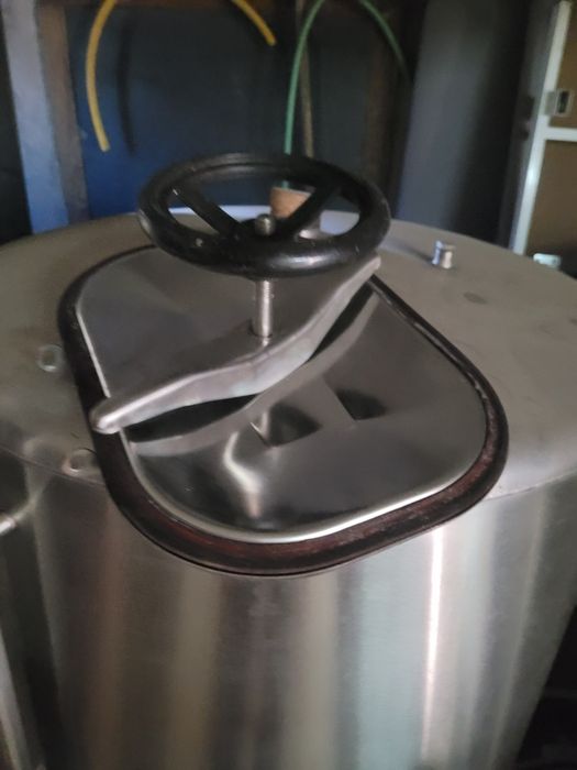 Vendo 4 cubas em inox para vinho - Tomar