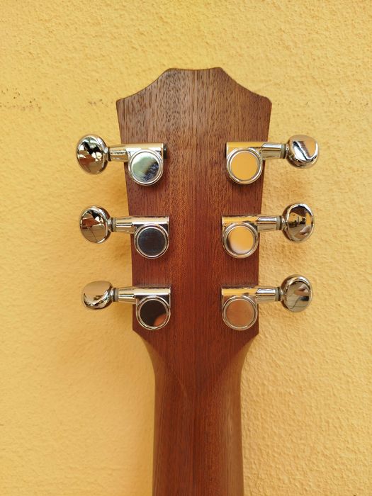 Guitarra Taylor Baby