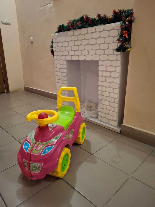 Автомобіль  каталка для прогулянок Принцеса