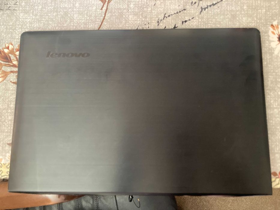 Верхня кришка ноутбуку Lenovo Y510p - матриця 15.6” FHD 1920x1080, шлейф 40 пін, петлі, веб камера