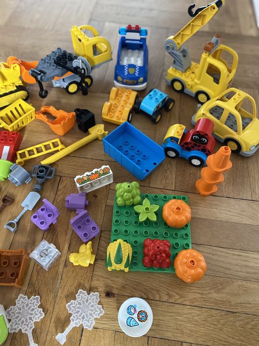 Duplo, ponad 260 klockow, zwierzęta, koparka, samolot, policja, elza