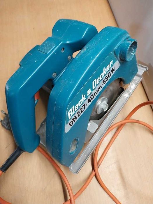 Serra elétrica Black & Decker, DN227.
