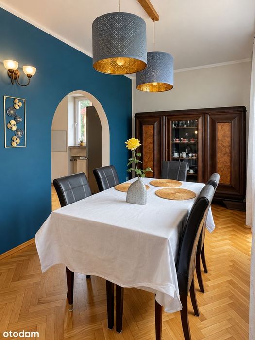 Dwa domy w cenie jednego, 6 garaży, wiata, schron