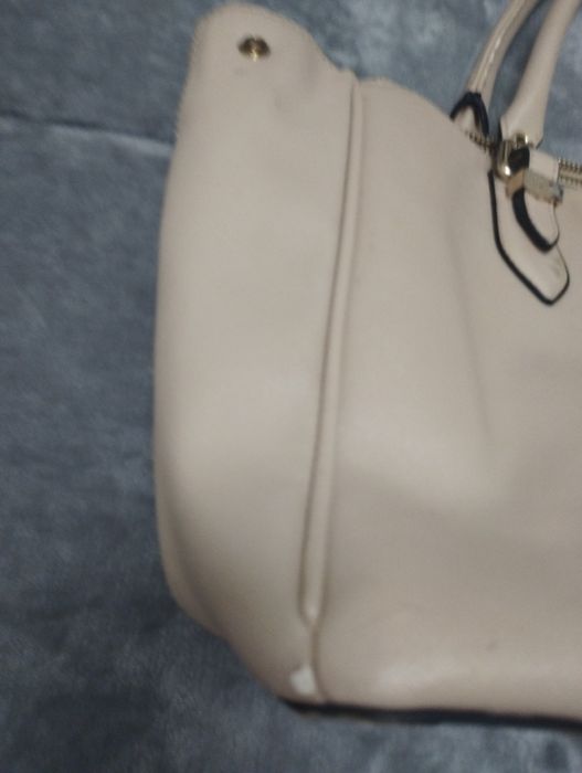 Mala Guess bege tiracolo