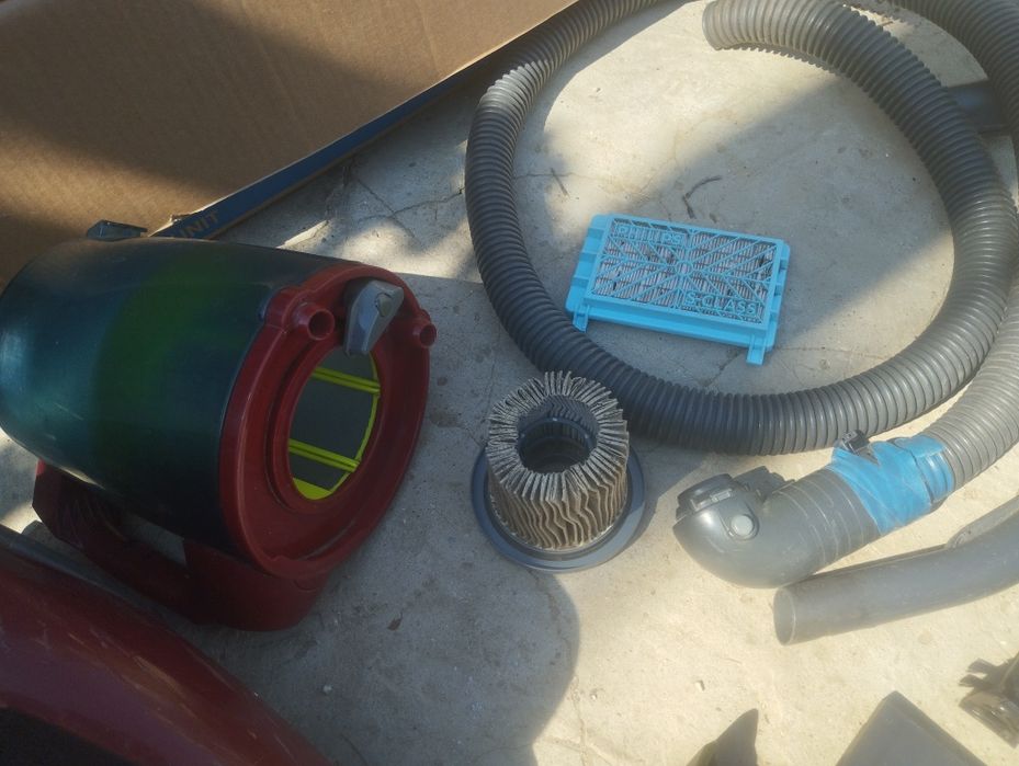 Philips FC 8734 працює дуже потужно (з циклонним фільтром)