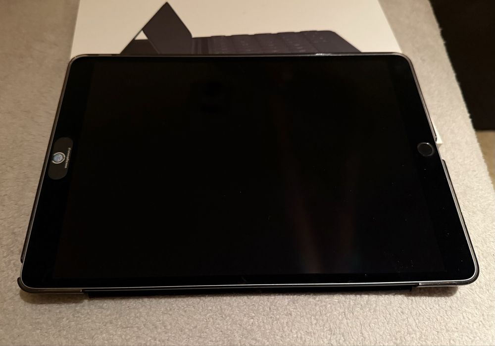 Ipad pro 10.5 wifi 64gb + kalawiatura smart keyboard