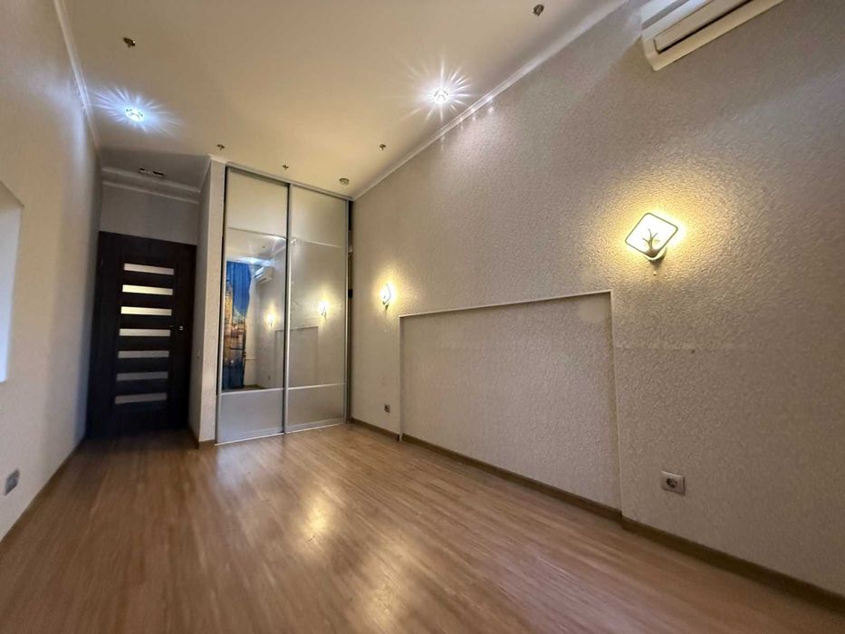 2 комнатная квартира 40 м2 с Ремонтом ул. Старопортофранковская