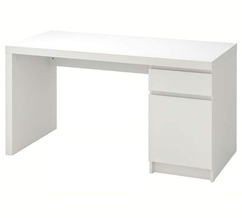 Secretária Malm IKEA