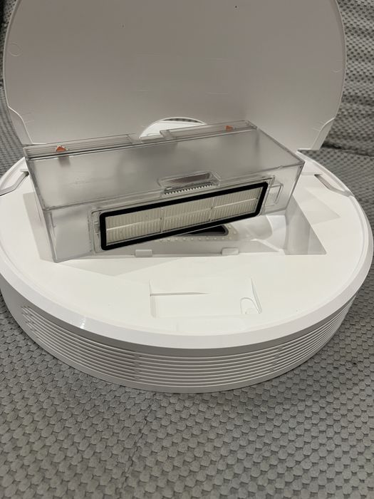 Робот пылесос моющий Робот-пилосос Dreame D9