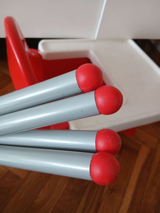 Krzesełko do karmienia z blatem Ikea czerwone