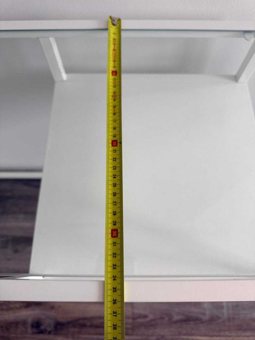 Toaletka biała IKEA  wraz z krzesełkiem