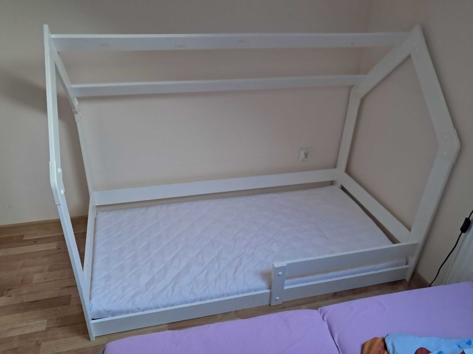 Sprzedam Łóżko domek