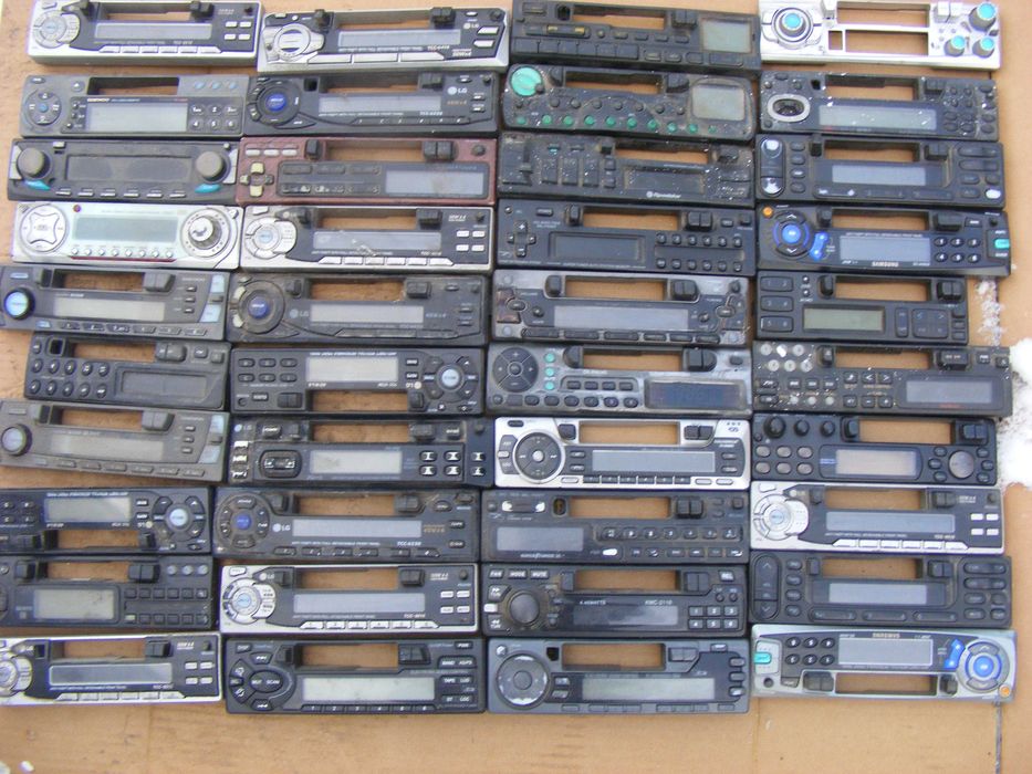 Панель автомагнітоли