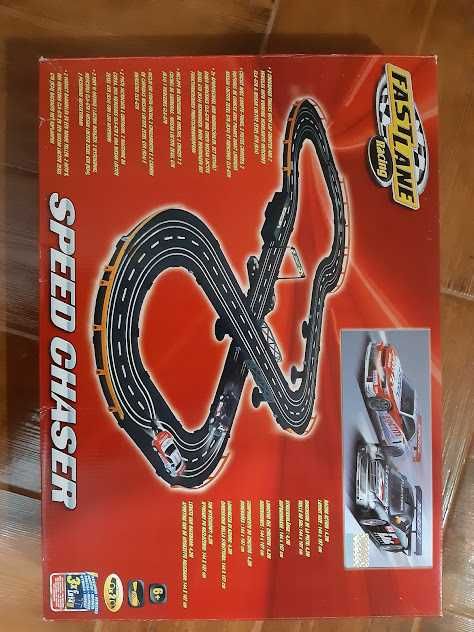 Pista de carros - FAST LANE - LICENCIADA PELA DAIMLER - com 4,2 metros