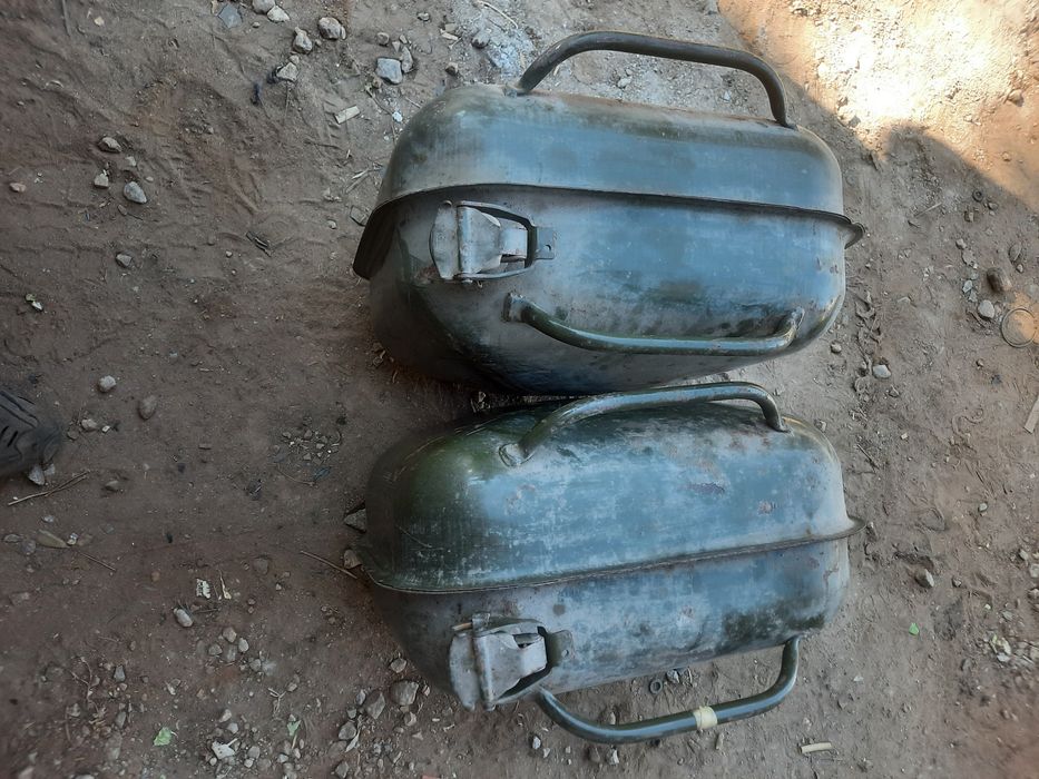 Продам металлический сейф,бочки,канистры