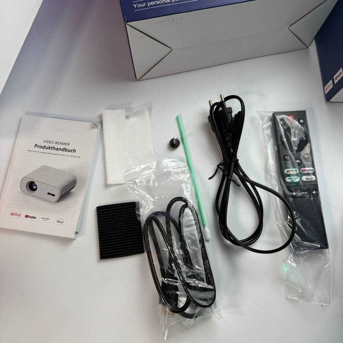 Проектор Cheerlux C10 LED 2600 lumen динаміками YouTube Megogo Netflix