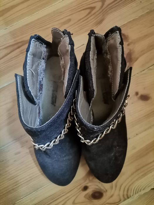 Damskie buty zamszowe