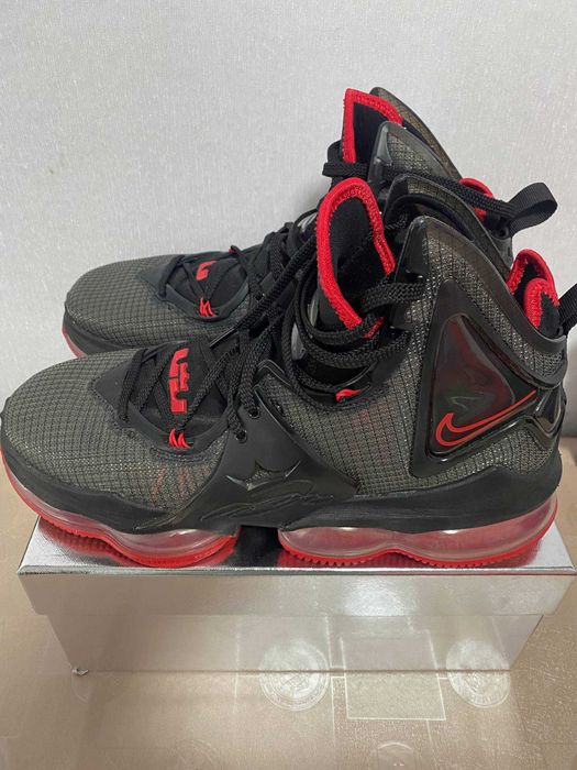 баскетбольне взуття Nike LeBron 19 колiр Black/University Red (Bred) вставки Zoom Air Max air довжина устiлки 29 см