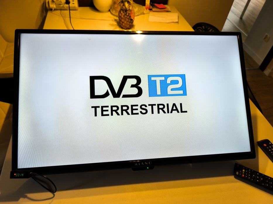 Tv 32 całe +wieszak+tuner DVB-T