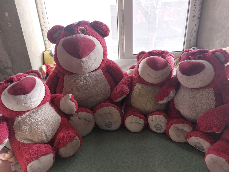 Історія іграшок ведмедик Лотсо