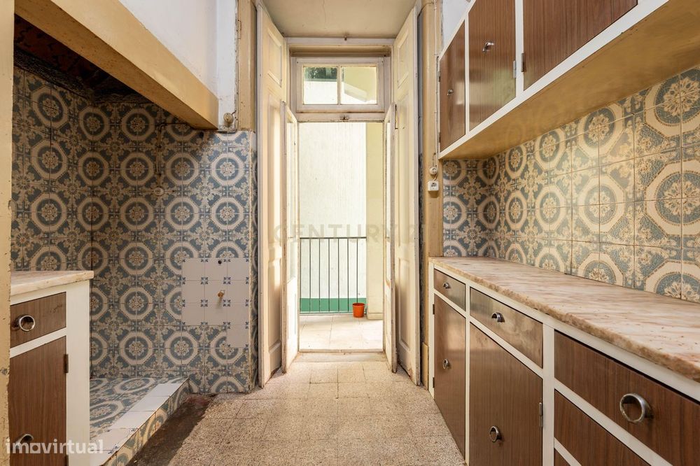 Charme Clássico | 185 m² | Varanda | Estrela - Lisboa