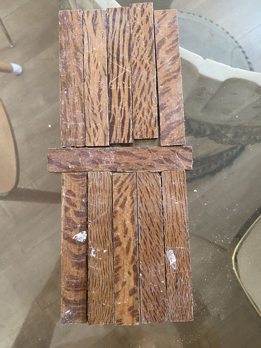 Vendo tacos de madeira usados – 60 a 70 m² – Bom estado