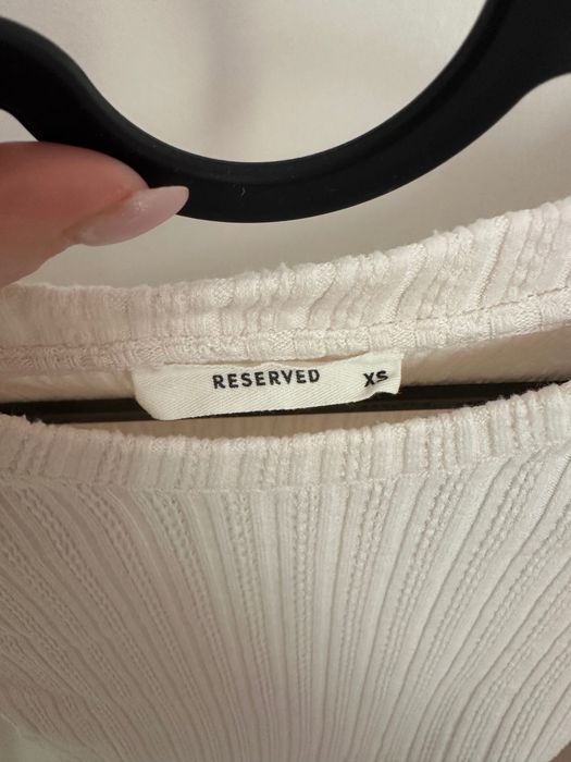 Cienki jasnoróżowy sweterek Reserved