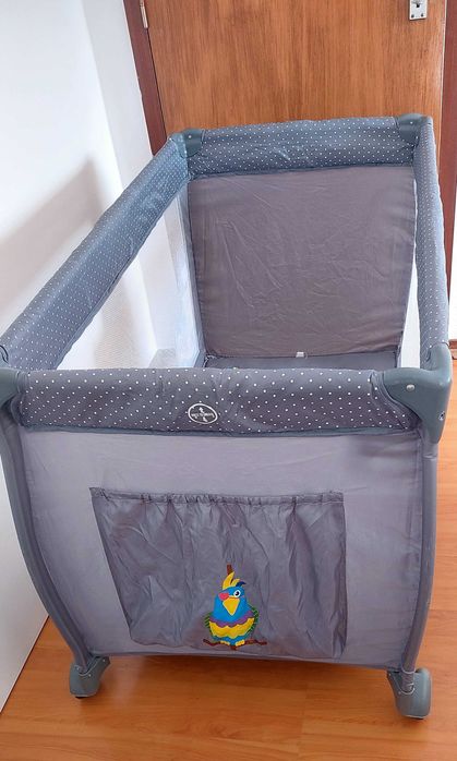 Cama de viagem bebé (nova)