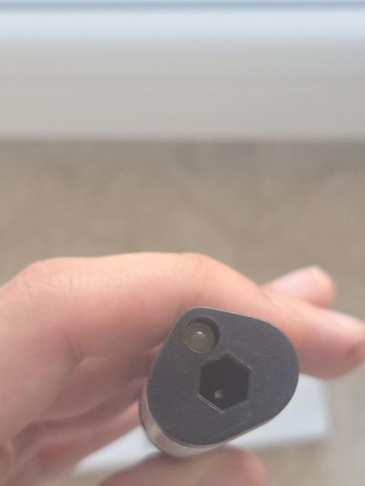 Śrubokręt 6 w 1 poziomica śrubokręt latarka led