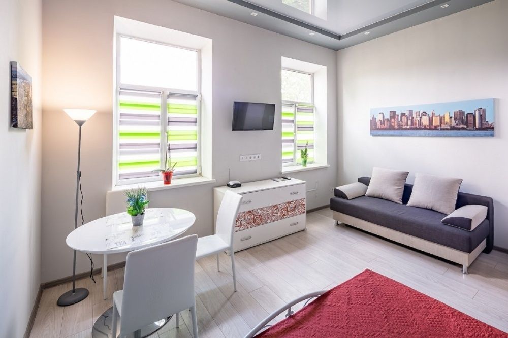 Вільна подобово на сьогодні! Дизайнерска квартира в стилі "хай тек"!