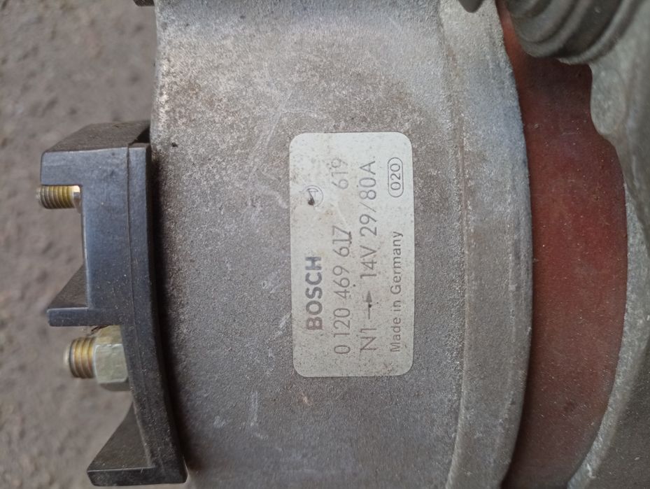 Продам генератор БМВ 5 е34 80A.