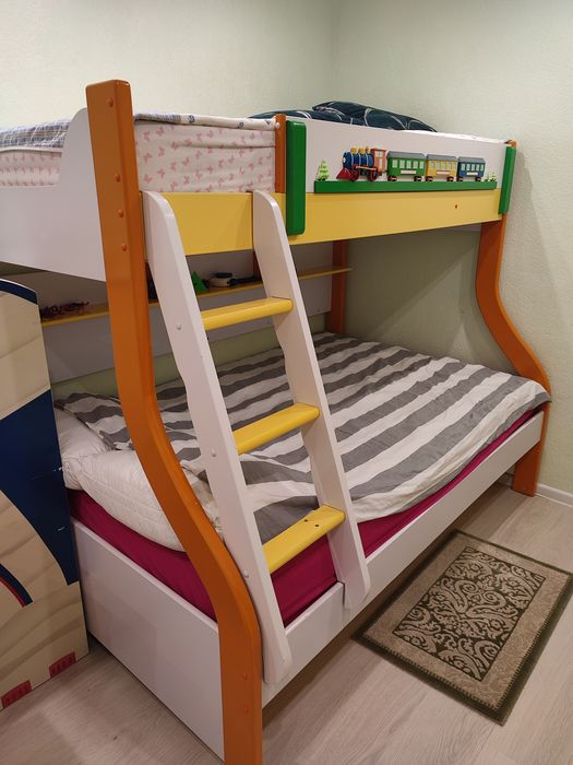 Ліжко двох'ярусне, двоповерхове + сходи