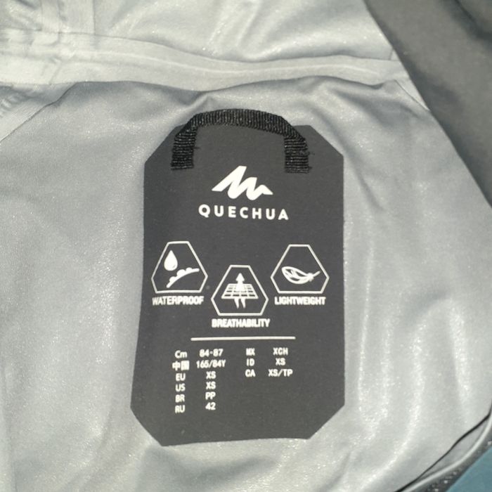Куртка легка водонепроникна QUECHUA