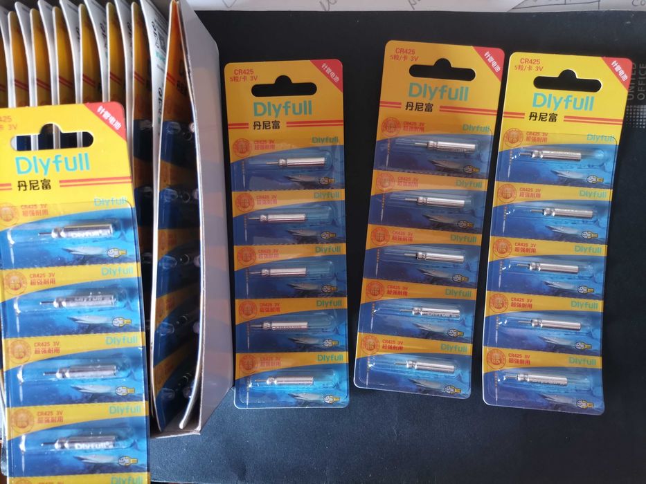 Diversos acessórios de pesca (ver todas as imagens/ material de pesca)