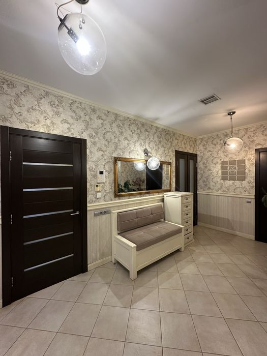 Оренда котеджу в Канадському селищі на 8 сотках