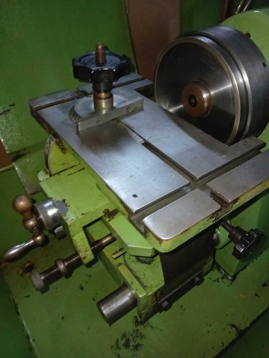 Retificadora  / afiadora Whilhelm. Com bomba p/ óleo de corte