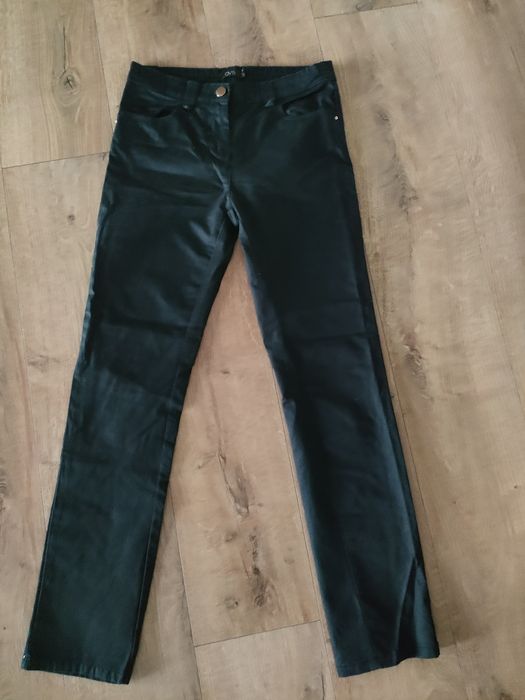 Czarne jeansy straight regular waist