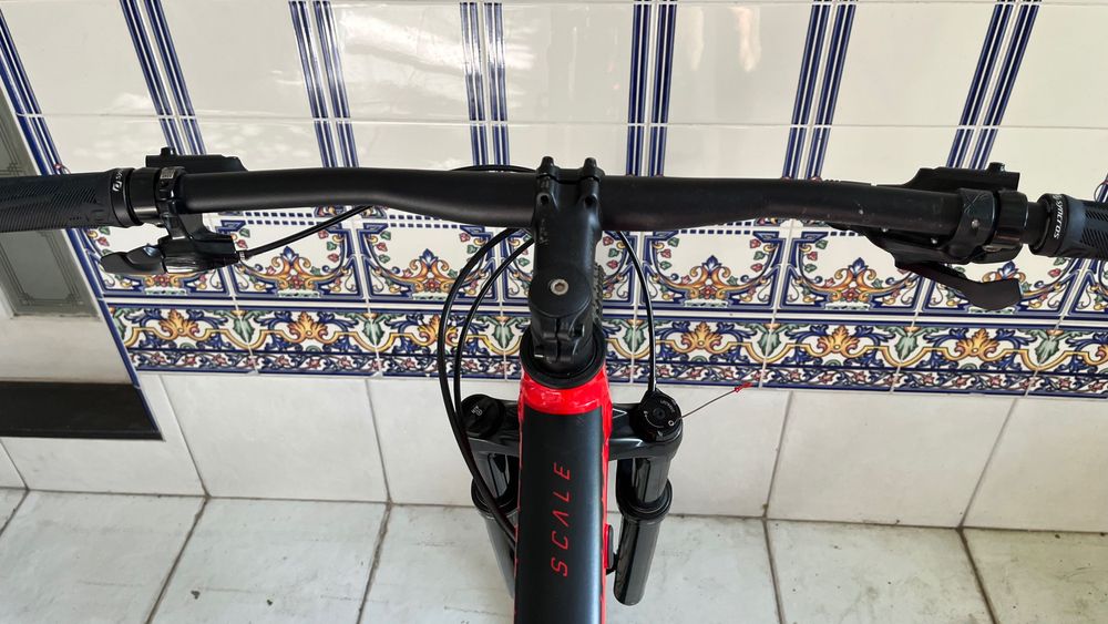 Scott Scale 970 (2021) Tam. M – Como Nova (Sram SX 12v / RockShox) + Capacete Bell + Camelbak