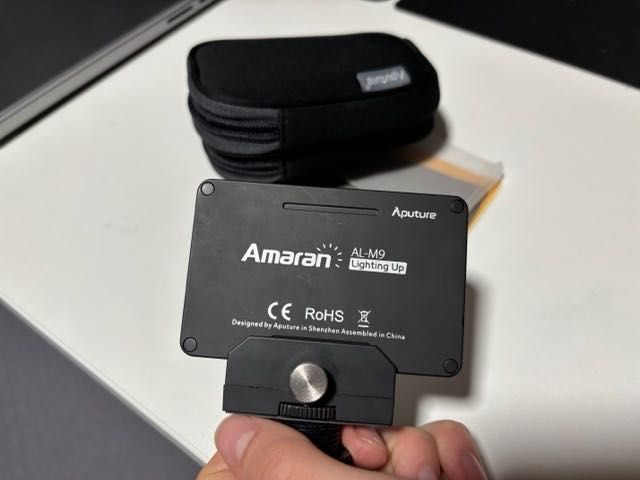 Lampa nakamerowa Apature AL-M9